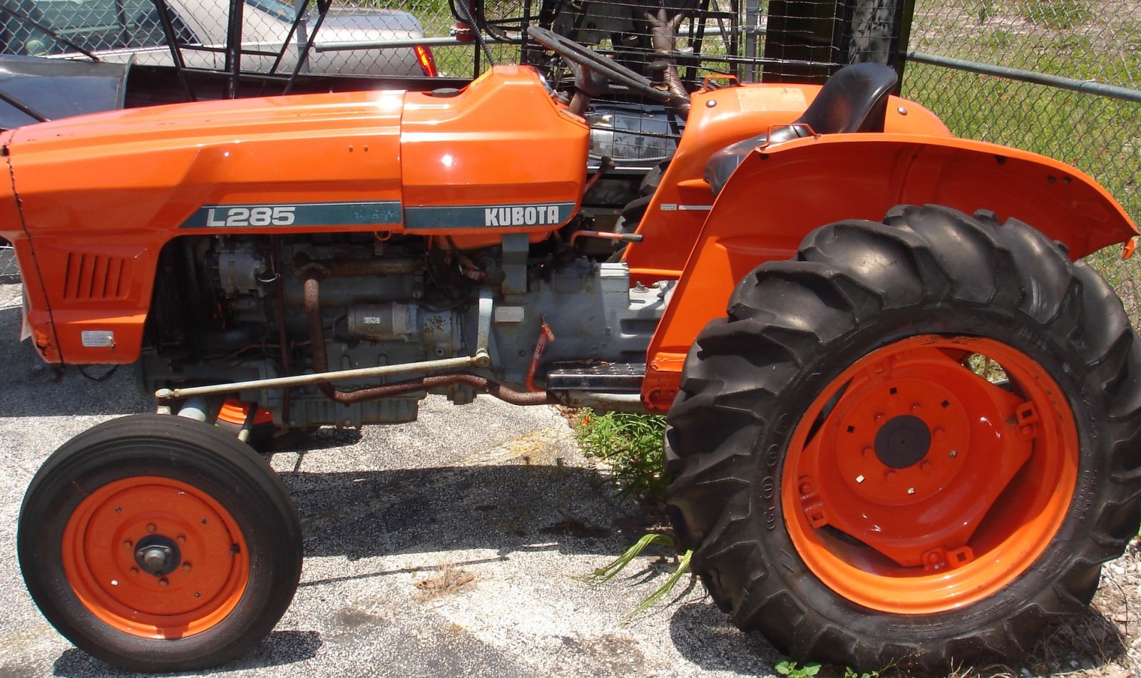 KUBOTA L285 CZĘŚCI DO SILNIKA